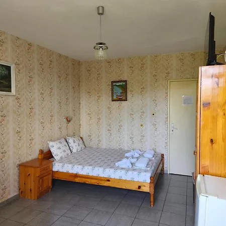 дом колеви Casa de hóspedes Chernomorets