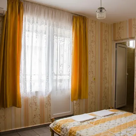 дом колеви Casa de hóspedes Chernomorets
